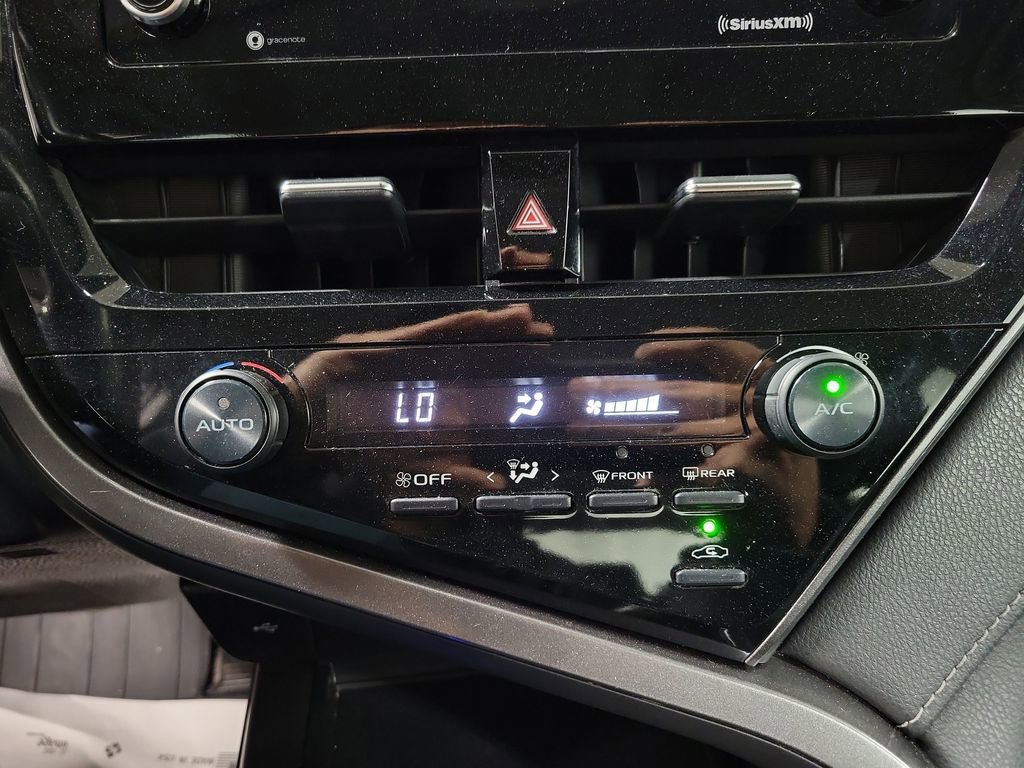 Used 2021 Toyota Camry SE FWD image 17