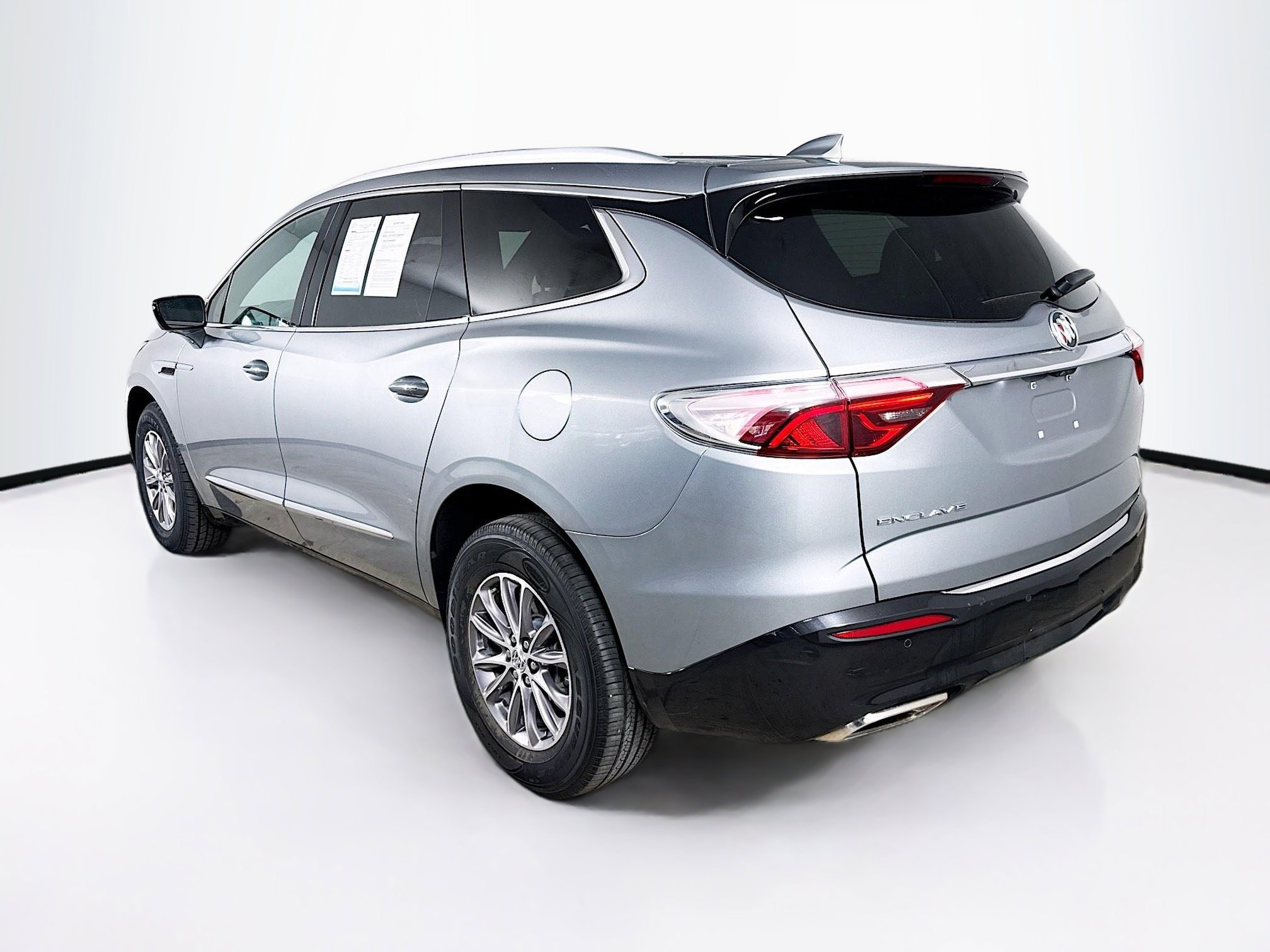 Used 2024 Buick Enclave Premium image 31