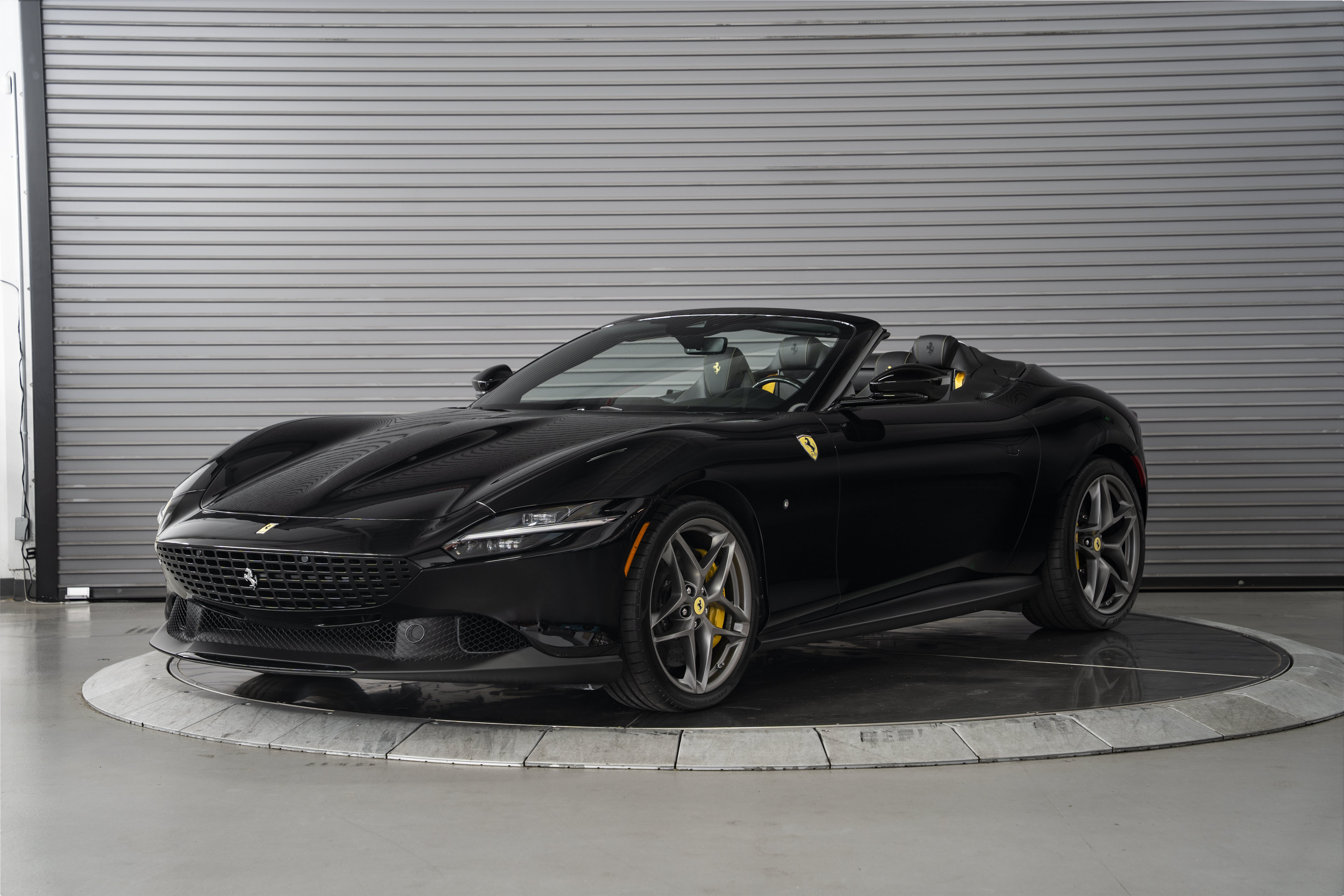 Used 2026 Ferrari Roma Spider RWD image 1