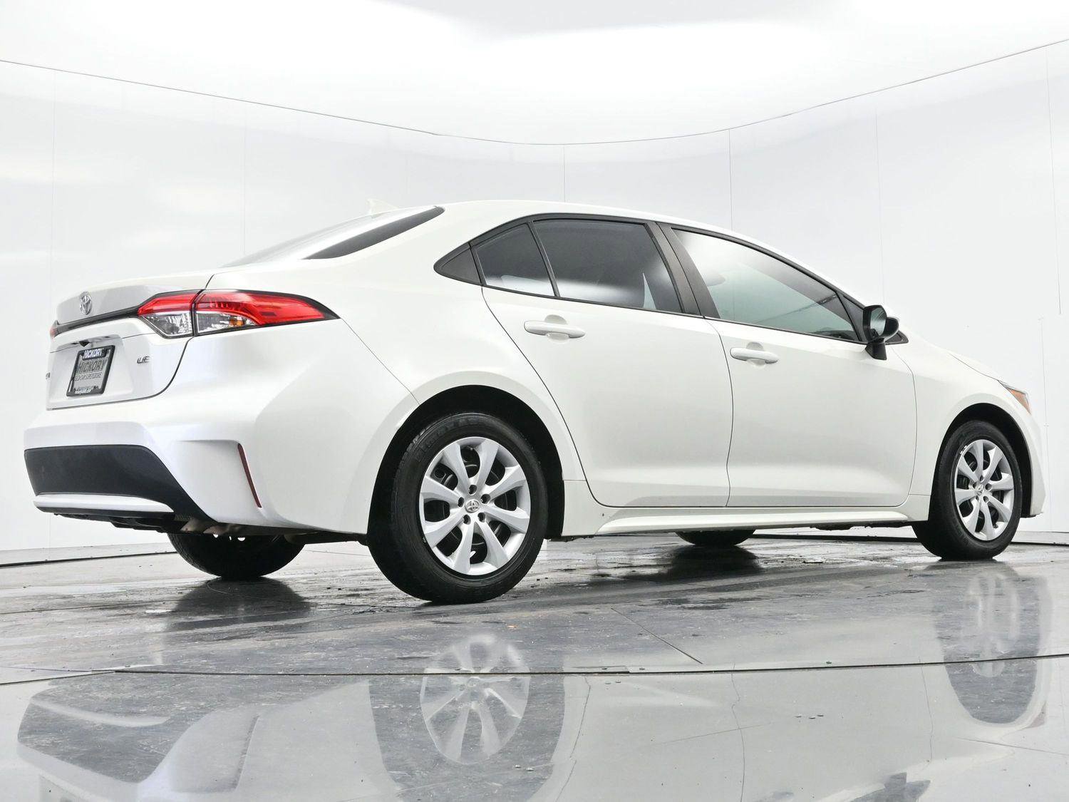 Used 2021 Toyota Corolla LE image 46