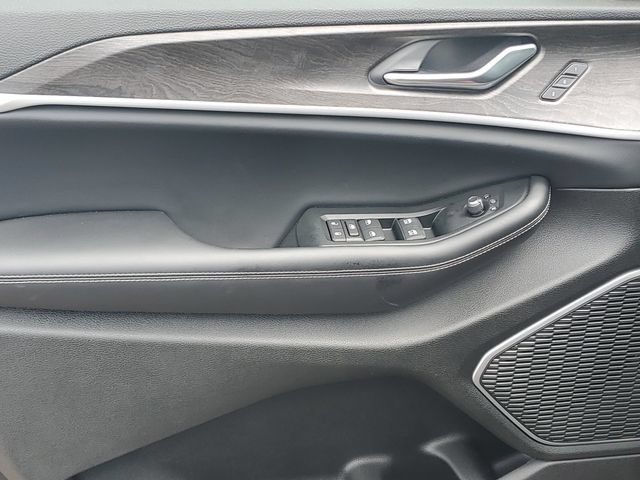 New 2026 Jeep Grand Cherokee L Limited w/ Luxury Tech Group II AWD/4WD image 17