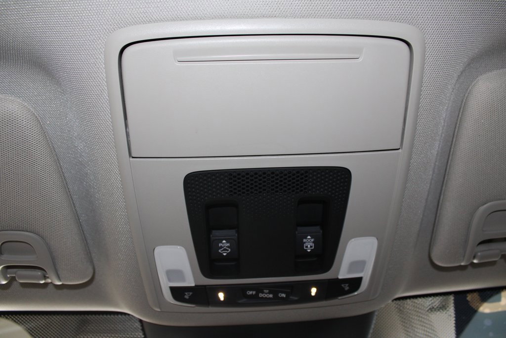 Used 2025 Honda Pilot Touring image 40