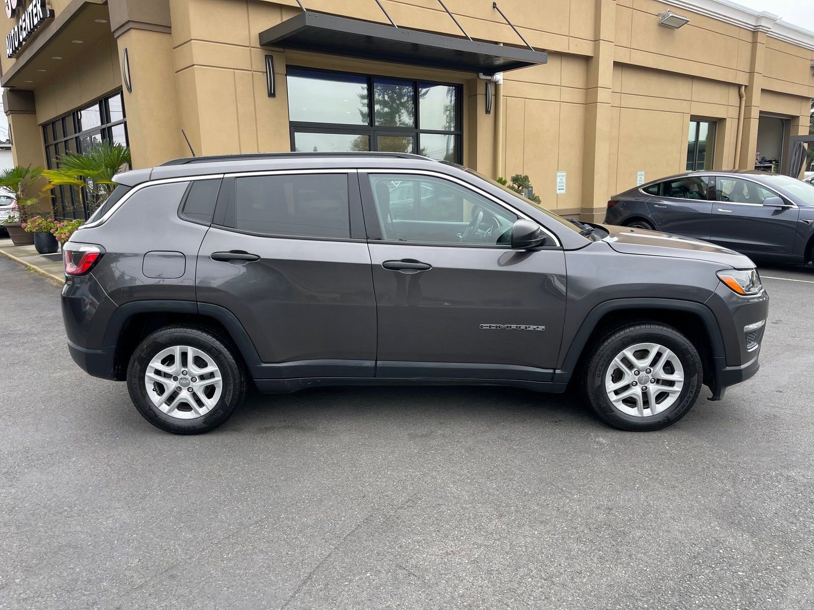 Used 2019 Jeep Compass Sport FWD image 8
