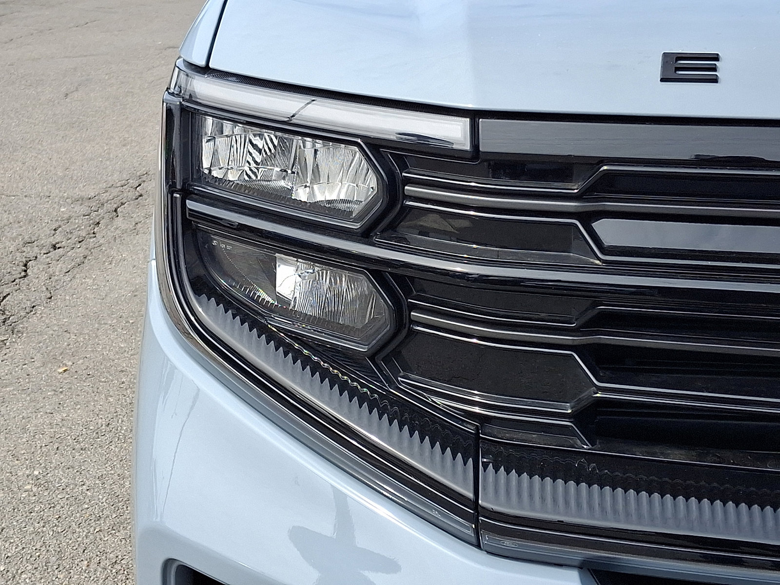 Used 2025 Ford Expedition Platinum w/ Stealth Appearance Package image 9