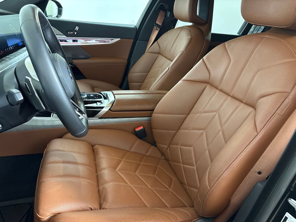 Used 2026 BMW 740i xDrive w/ Executive Package AWD/4WD image 25