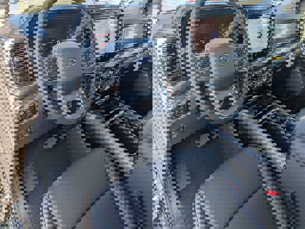 New 2026 Ford F250 Lariat w/ FX4 Off-Road Package image 10