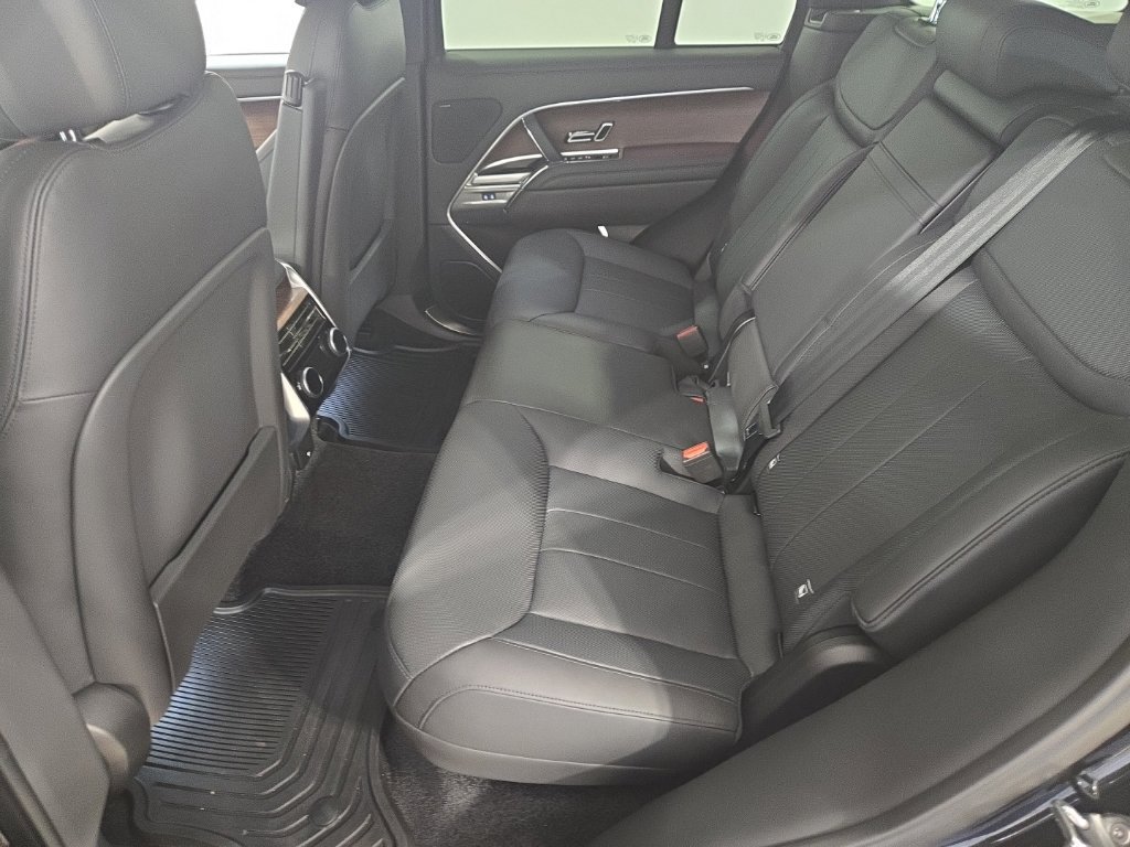 Used 2024 Land Rover Range Rover SE AWD/4WD image 20