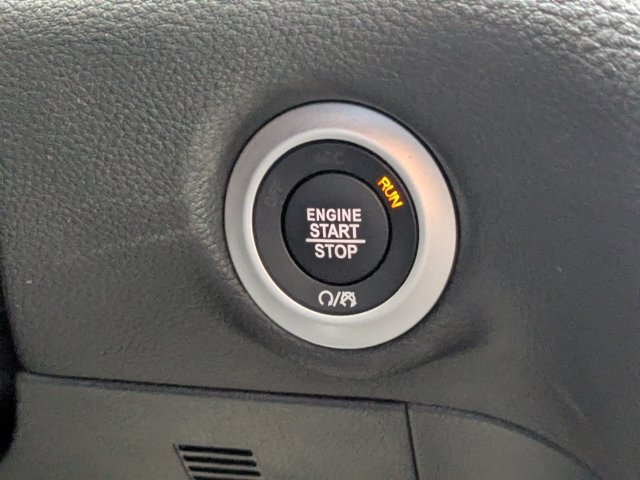 New 2026 Chrysler Pacifica Select FWD image 28