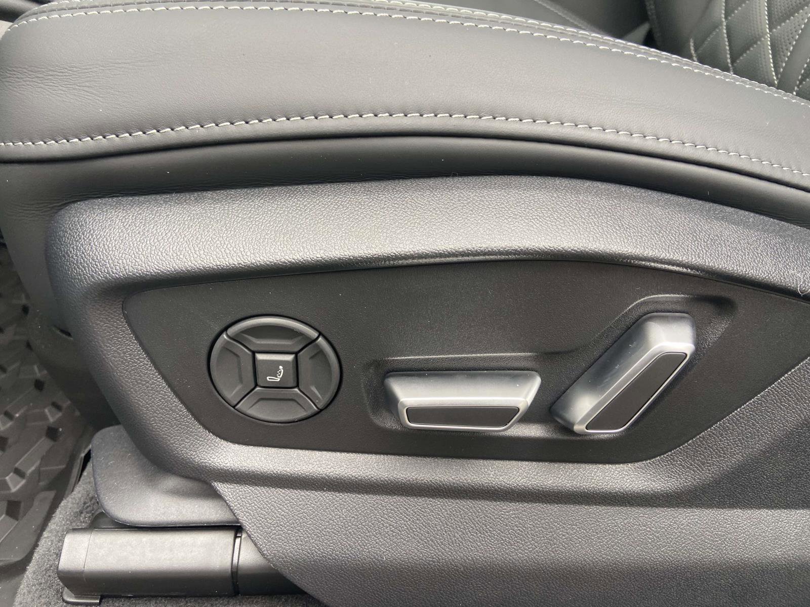 New 2026 Audi SQ8 Prestige image 18