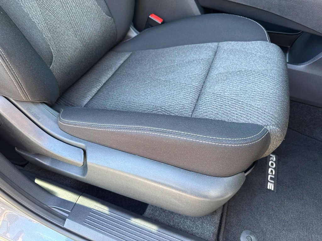 Certified 2026 Nissan Rogue SV FWD image 35