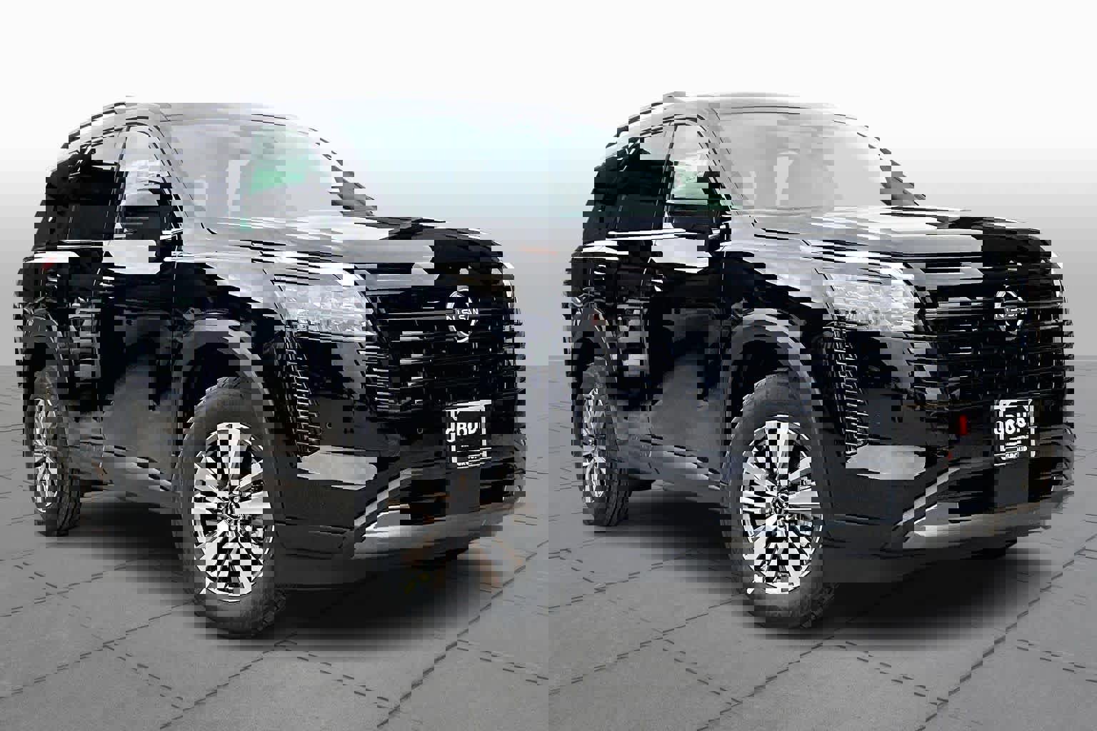 New 2026 Nissan Pathfinder SL image 2