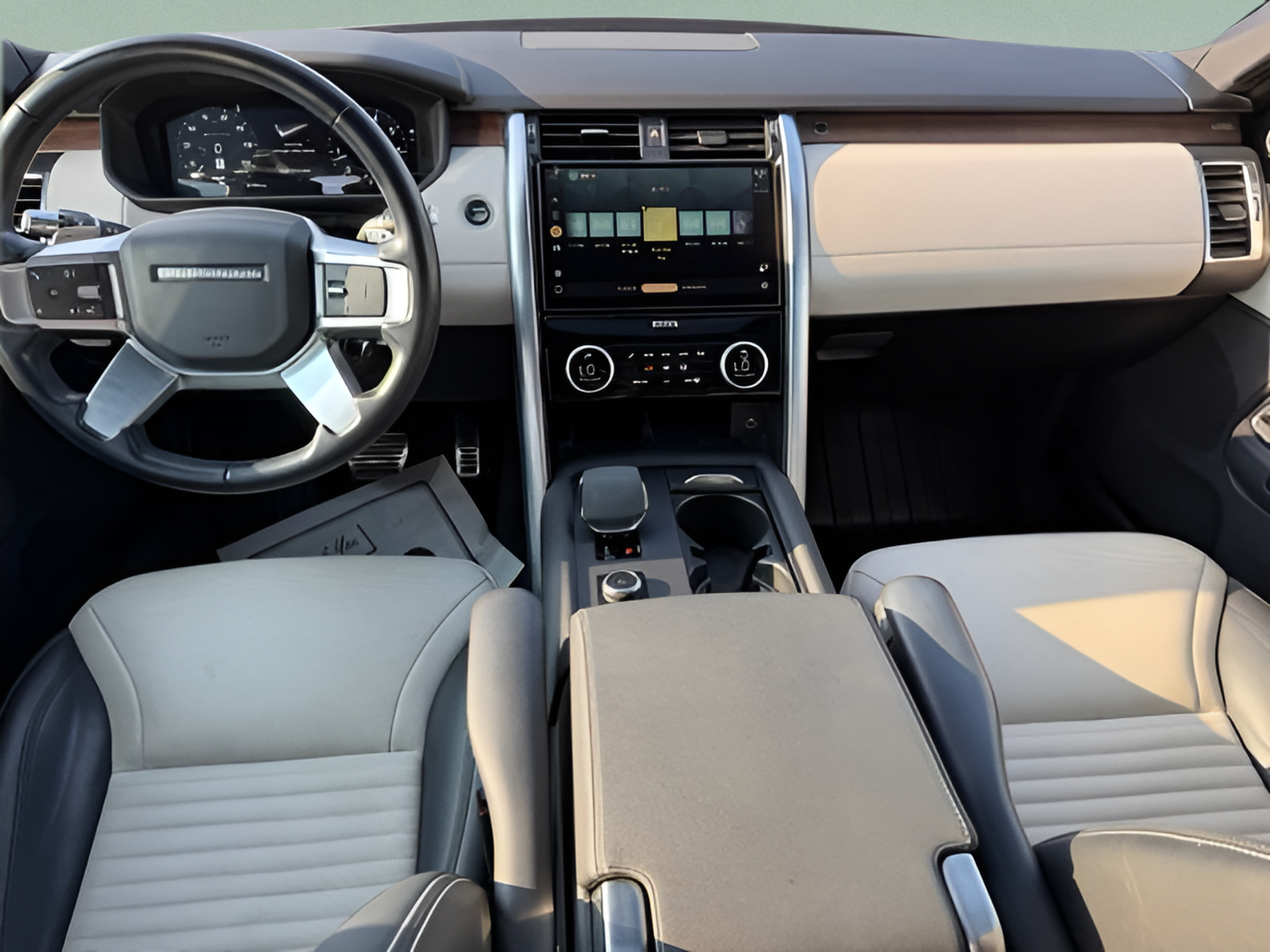 Used 2021 Land Rover Discovery S R-Dynamic AWD/4WD image 9