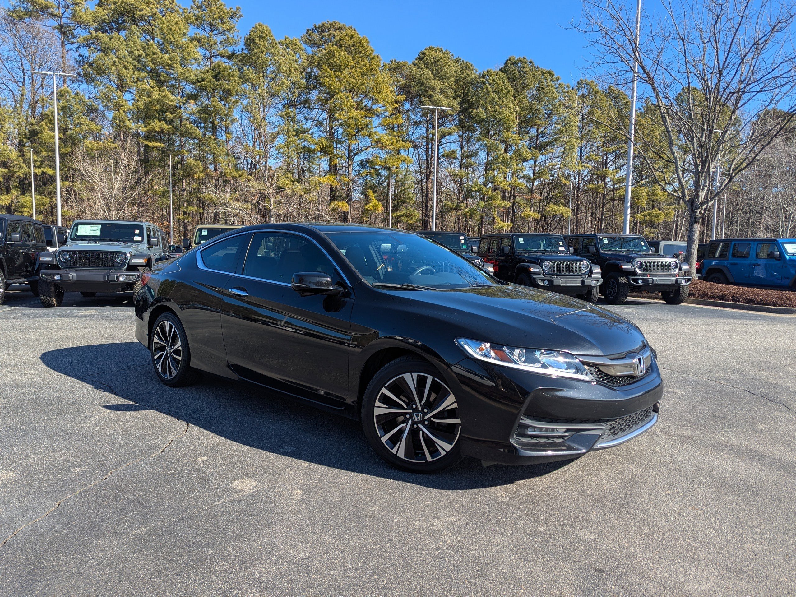Used 2017 Honda Accord EX-L image 3