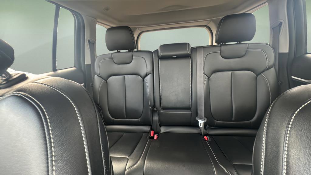 Used 2023 Jeep Grand Cherokee Limited image 23