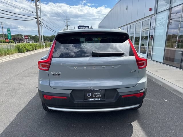 Certified 2025 Volvo XC40 B5 Core AWD/4WD image 4