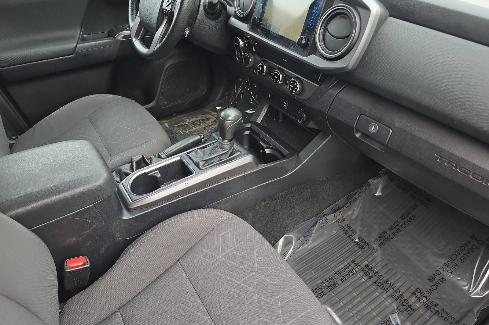 Used 2017 Toyota Tacoma TRD Off-Road w/ Tow Package (A/T) AWD/4WD image 12