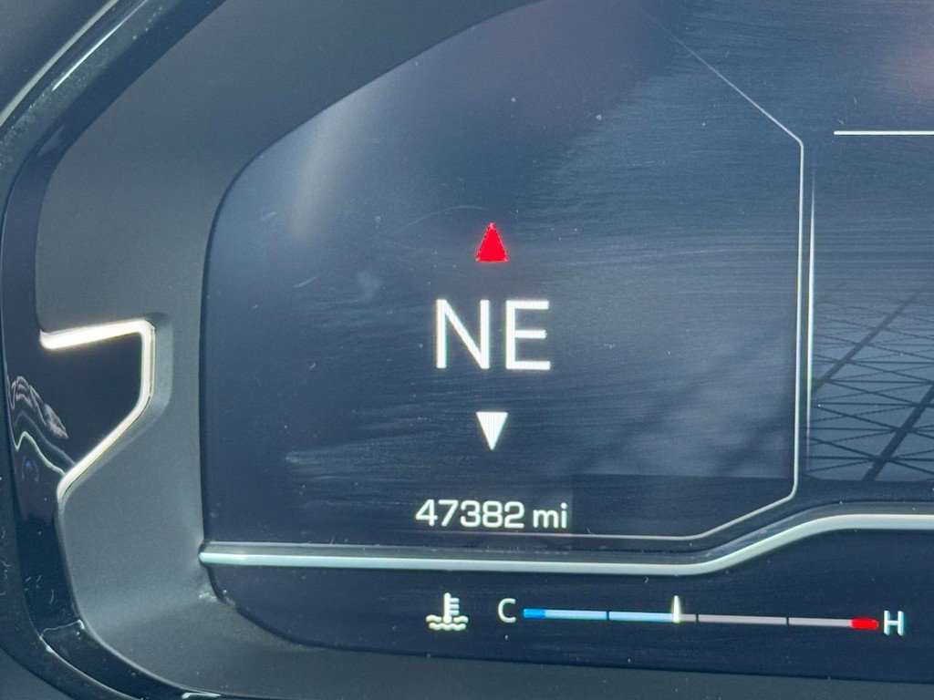 Used 2024 GMC Yukon XL Denali w/ Advanced Technology Package image 20