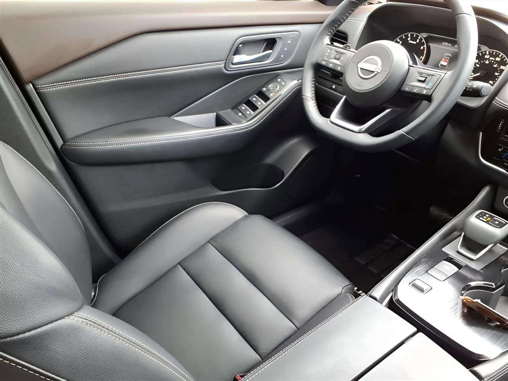 Used 2023 Nissan Rogue SL image 9