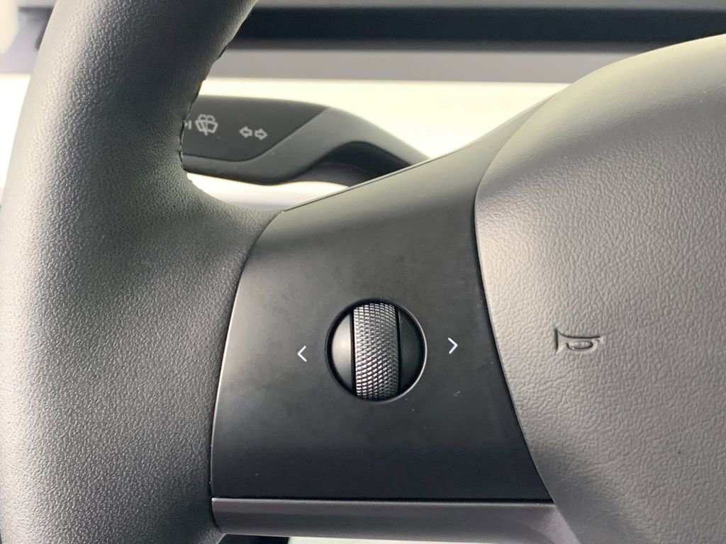 Used 2023 Tesla Model 3 Standard Range image 17