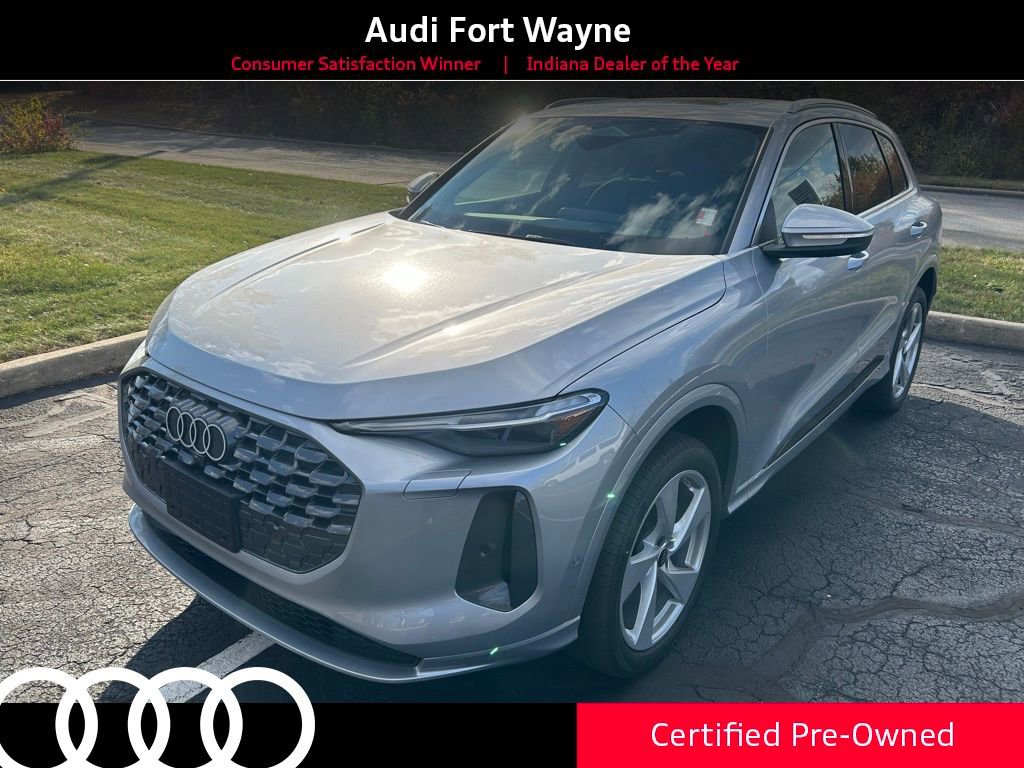 Used 2025 Audi Q5 Premium Plus w/ Premium Plus AWD/4WD image 1