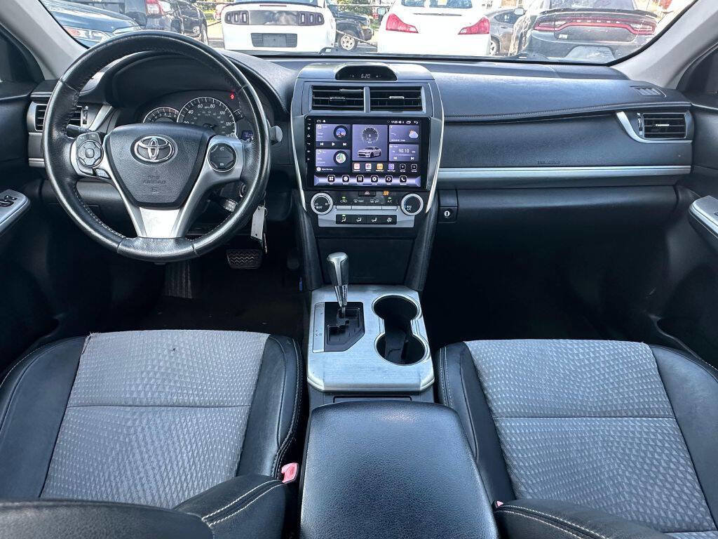 Used 2012 Toyota Camry image 14