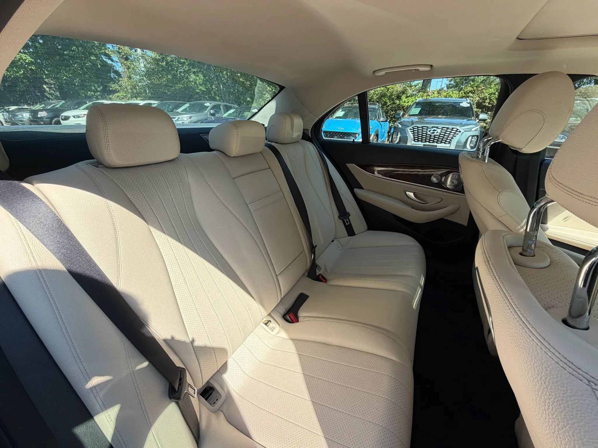 Used 2019 Mercedes-Benz E 300 4MATIC w/ Premium 1 Package image 12