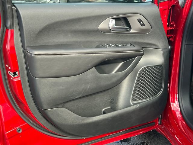 New 2026 Chrysler Pacifica Select image 15