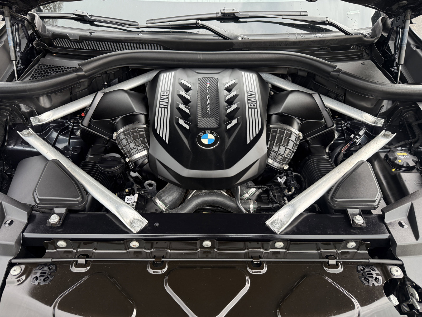 Used 2022 BMW X5 M50i image 28