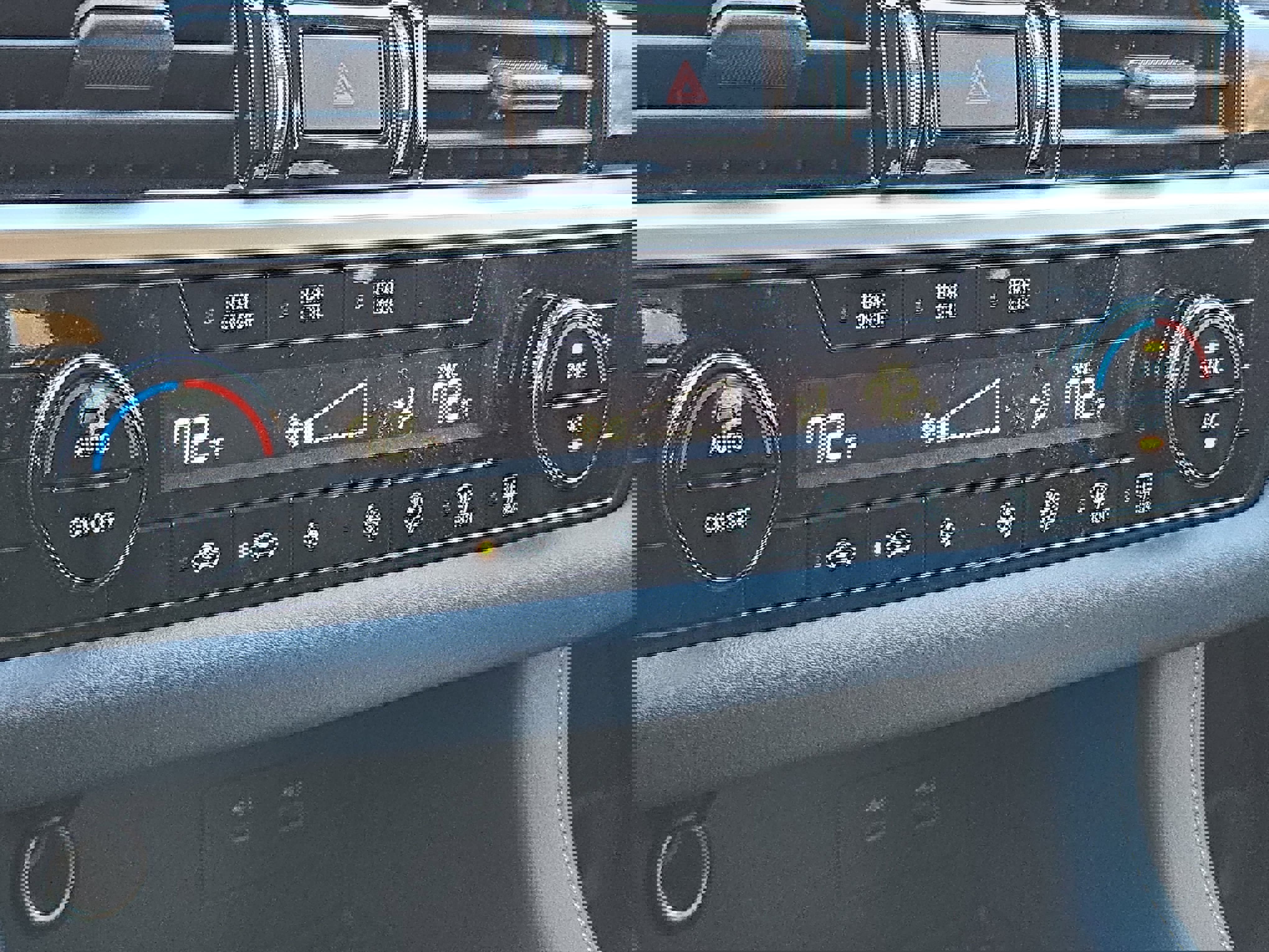 New 2025 Nissan Pathfinder SV w/ Black Appearance Package image 24