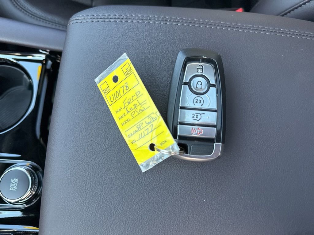 Used 2025 Ford Explorer Platinum w/ Ultimate Package image 26