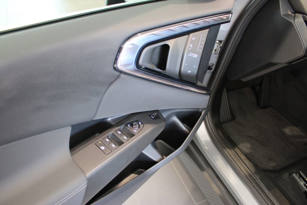 Used 2025 BMW X3 xDrive30i w/ Convenience Package image 29