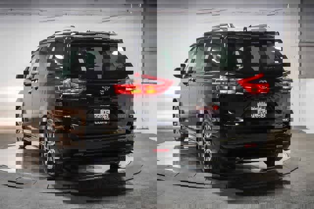 Certified 2019 Toyota Sienna XLE image 2