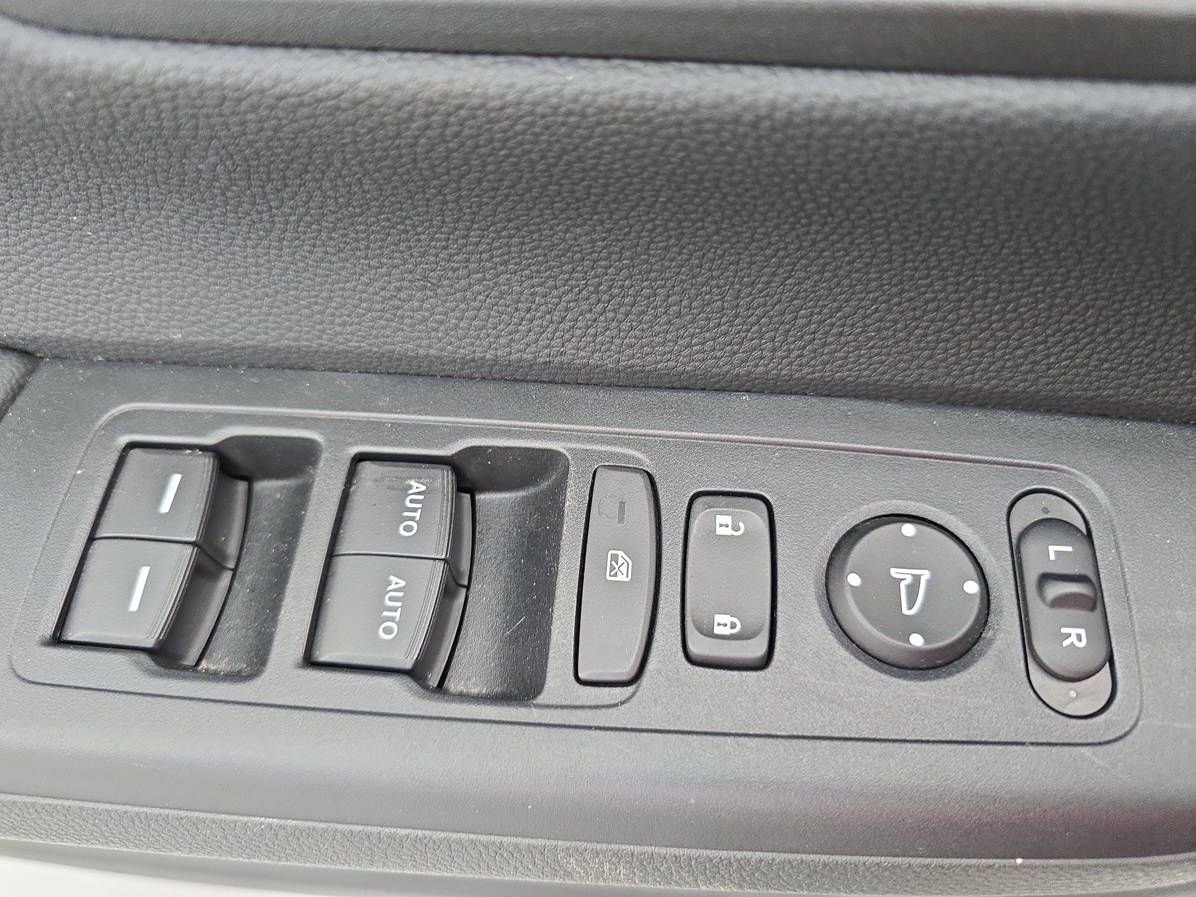 Certified 2025 Honda CR-V EX image 27