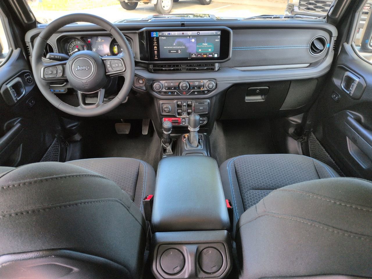 Used 2025 Jeep Wrangler Unlimited Rubicon 4xe w/ Convenience Group image 21