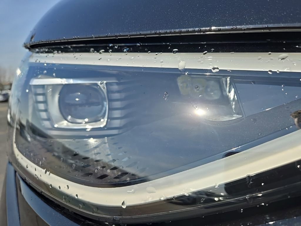 New 2025 Volkswagen ID. Buzz 1st Edition RWD image 6