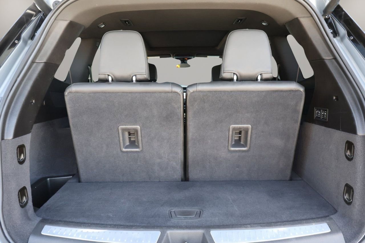 Used 2025 Cadillac XT6 Premium Luxury FWD image 18