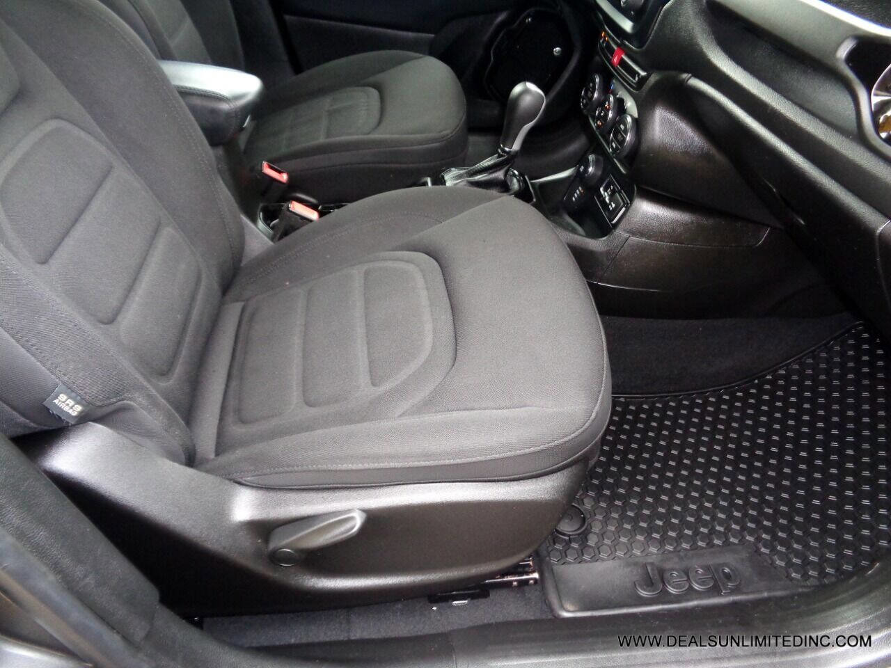 Used 2017 Jeep Renegade Altitude image 20