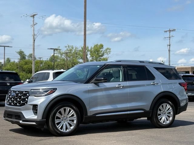 Used 2025 Ford Explorer Platinum w/ LUX Leather Package AWD/4WD image 38
