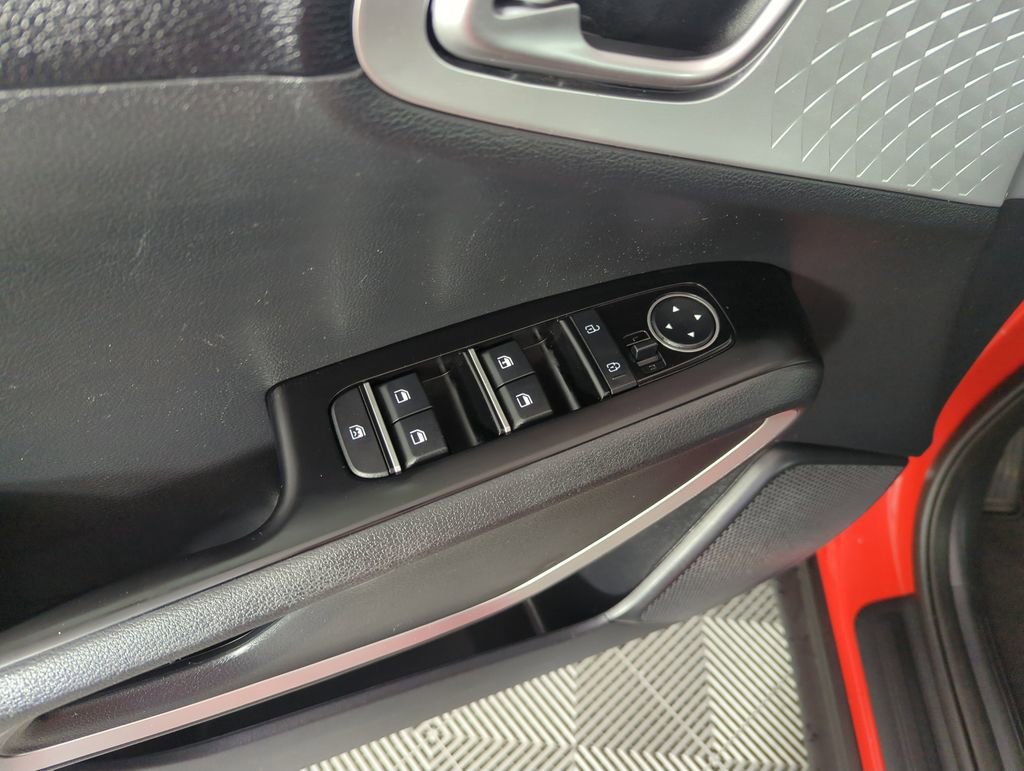 Used 2025 Kia Soul LX w/ LX Technology Package image 19