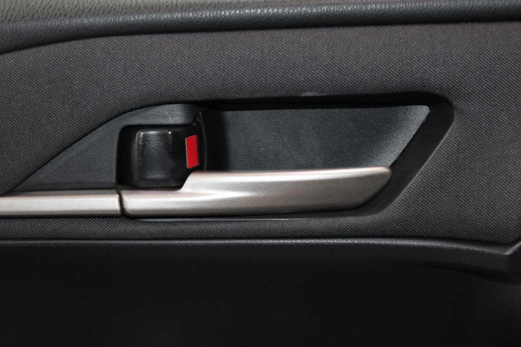 Used 2025 Toyota Camry LE FWD image 33