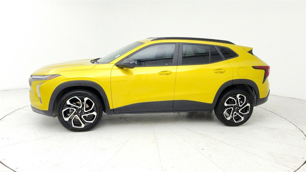 Certified 2024 Chevrolet Trax RS w/ Sunroof Package image 2