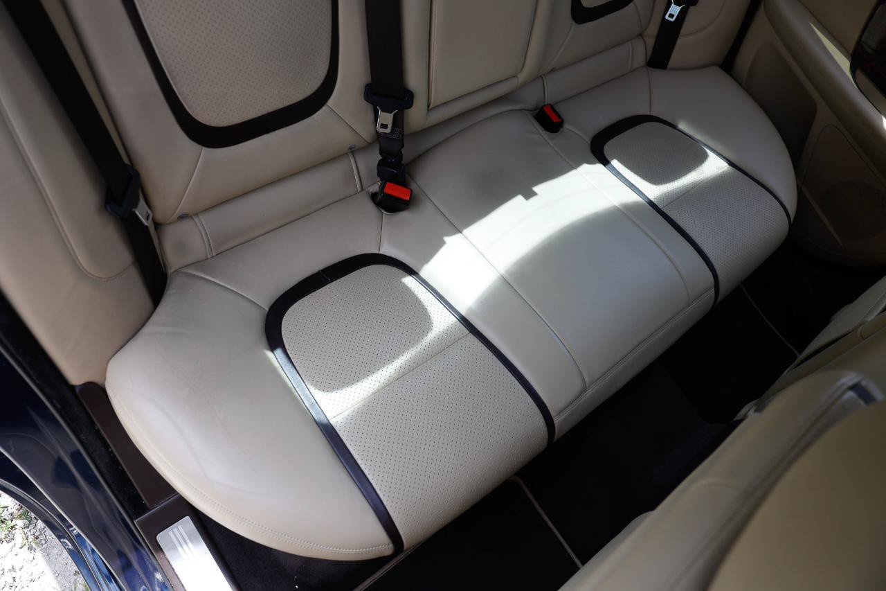 Used 2012 Jaguar XF Portfolio RWD image 12