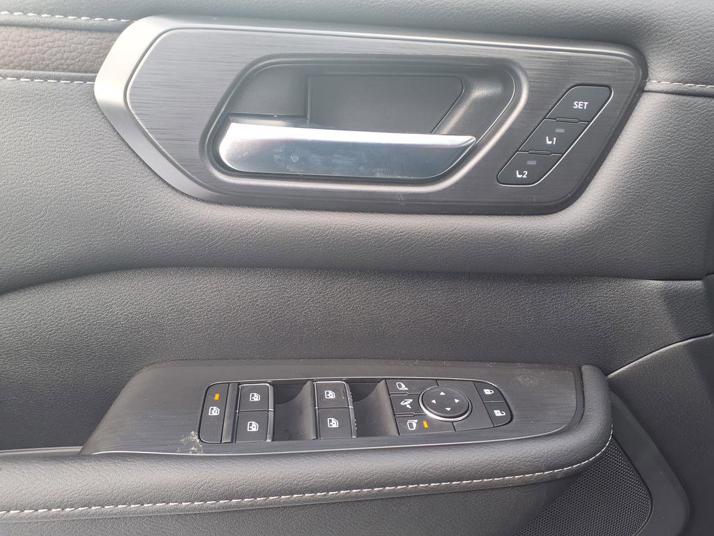 New 2026 Nissan Armada SL w/ Captain's Chari Seat Package image 47