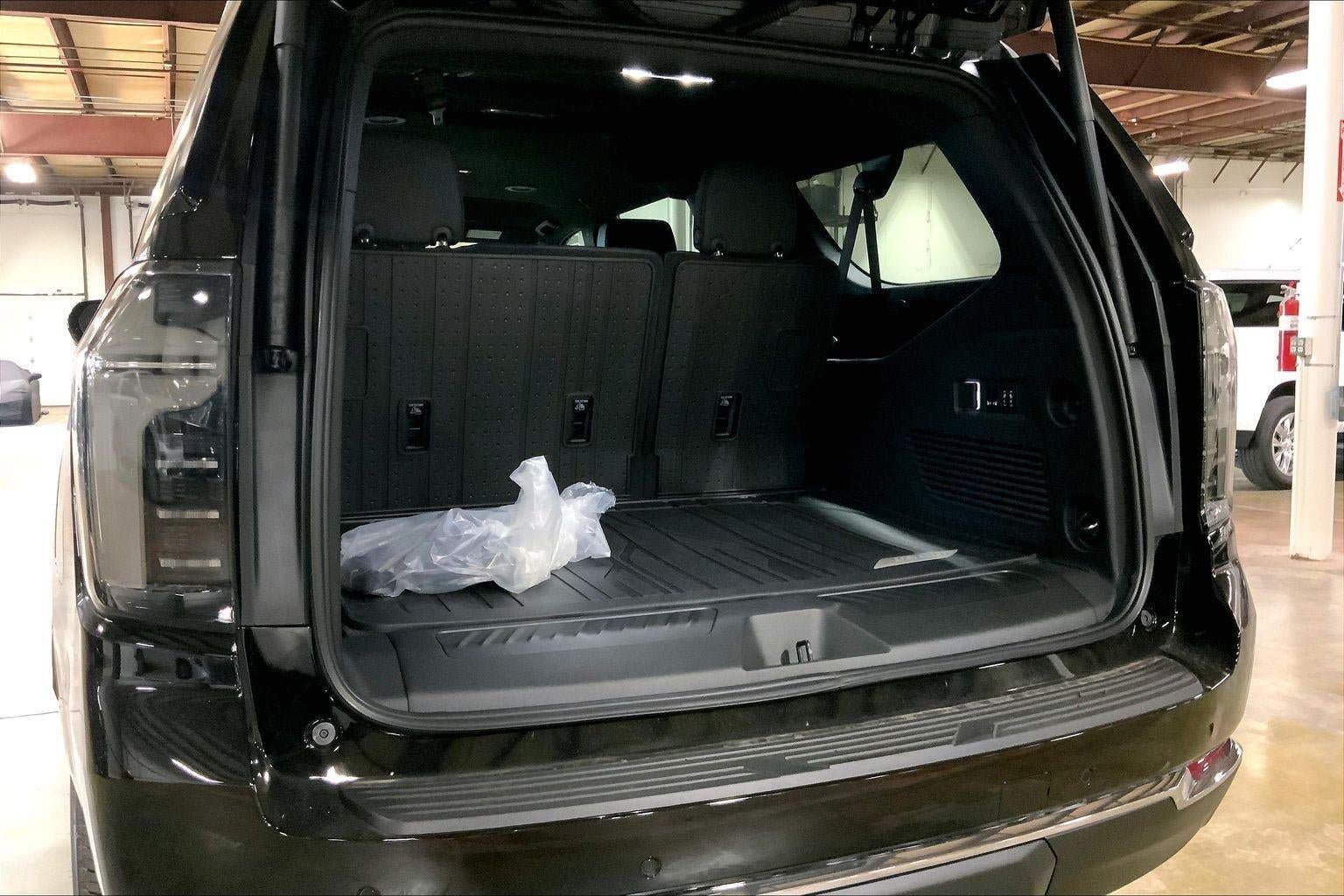 New 2026 Chevrolet Suburban LT AWD/4WD image 5
