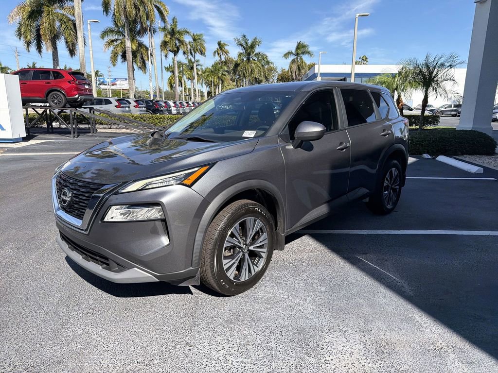 Used 2023 Nissan Rogue SV image 4