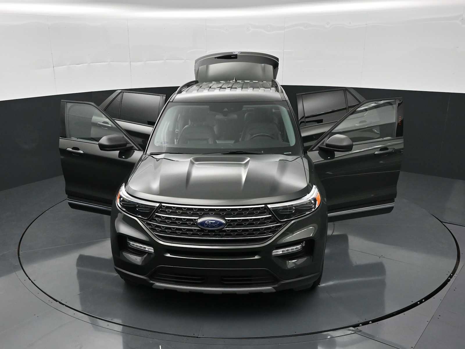 Used 2022 Ford Explorer XLT w/ Equipment Group 202A AWD/4WD image 33