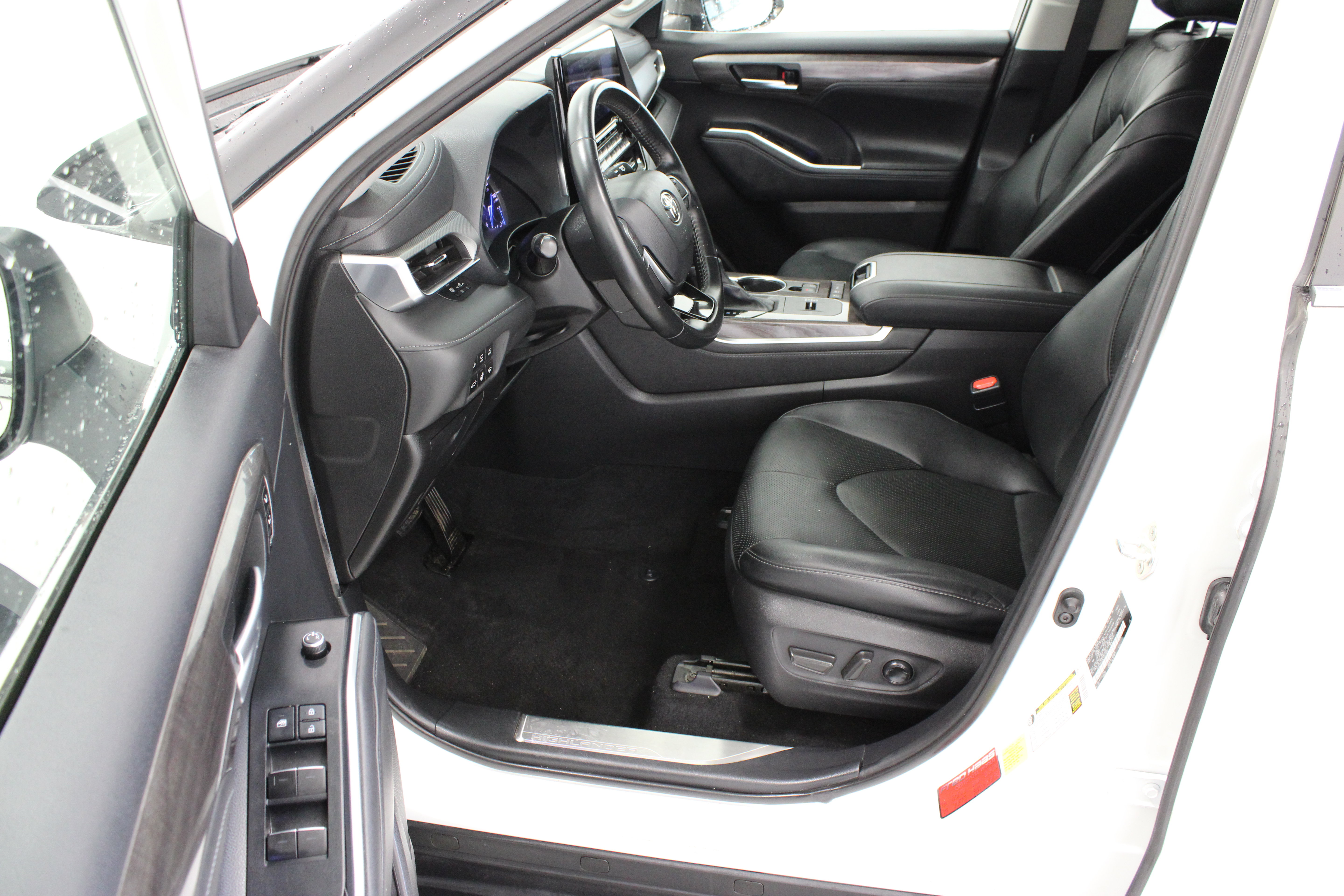 Used 2020 Toyota Highlander Platinum AWD/4WD image 14