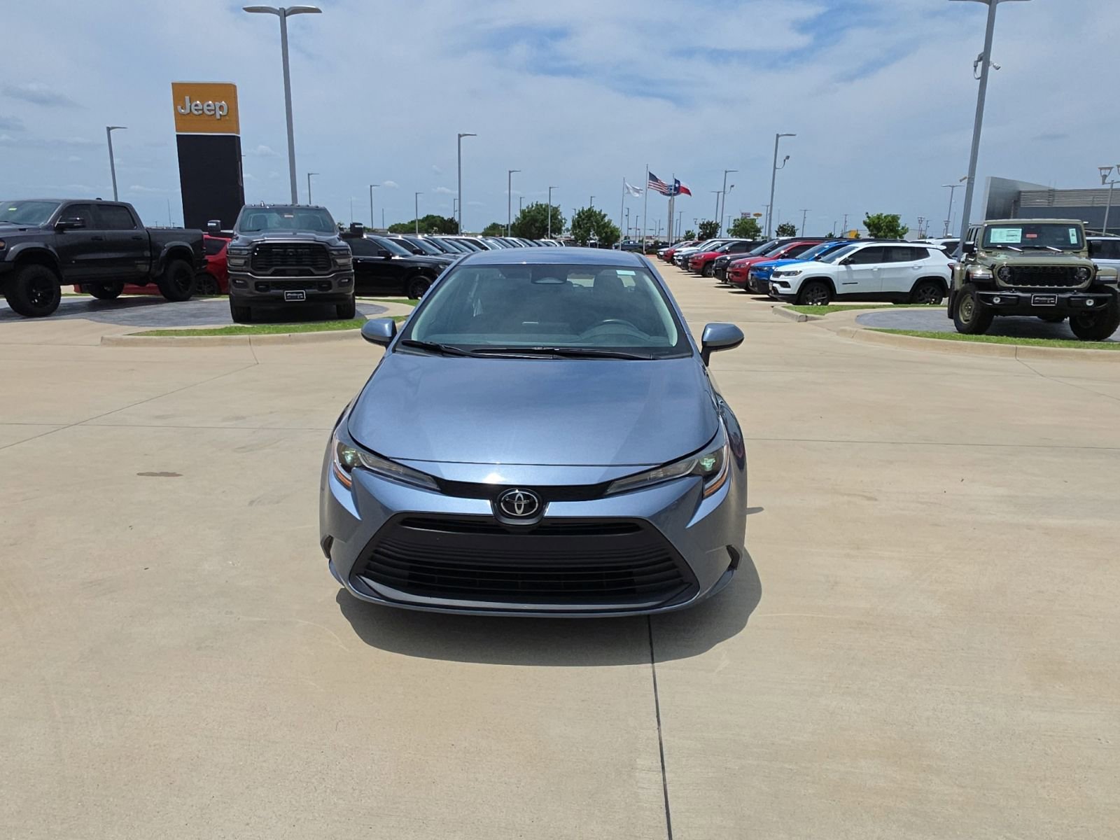 Used 2024 Toyota Corolla LE FWD image 8