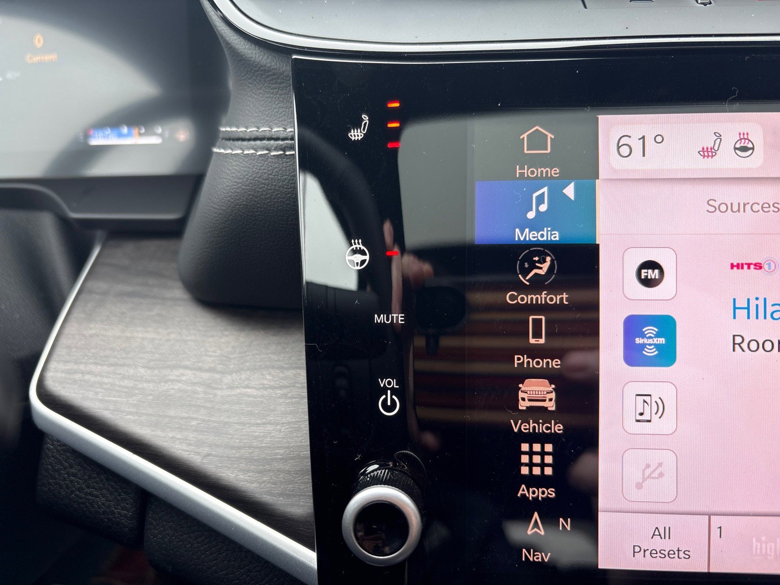 New 2026 Jeep Grand Cherokee Altitude image 18