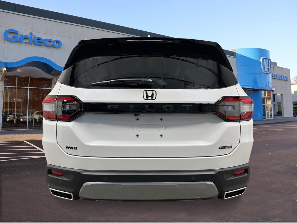 New 2026 Honda Pilot Touring image 4